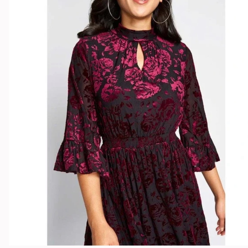 ModCloth Visionary Velvet Burnout Keyhole Dress Medium - Picture 2 of 16